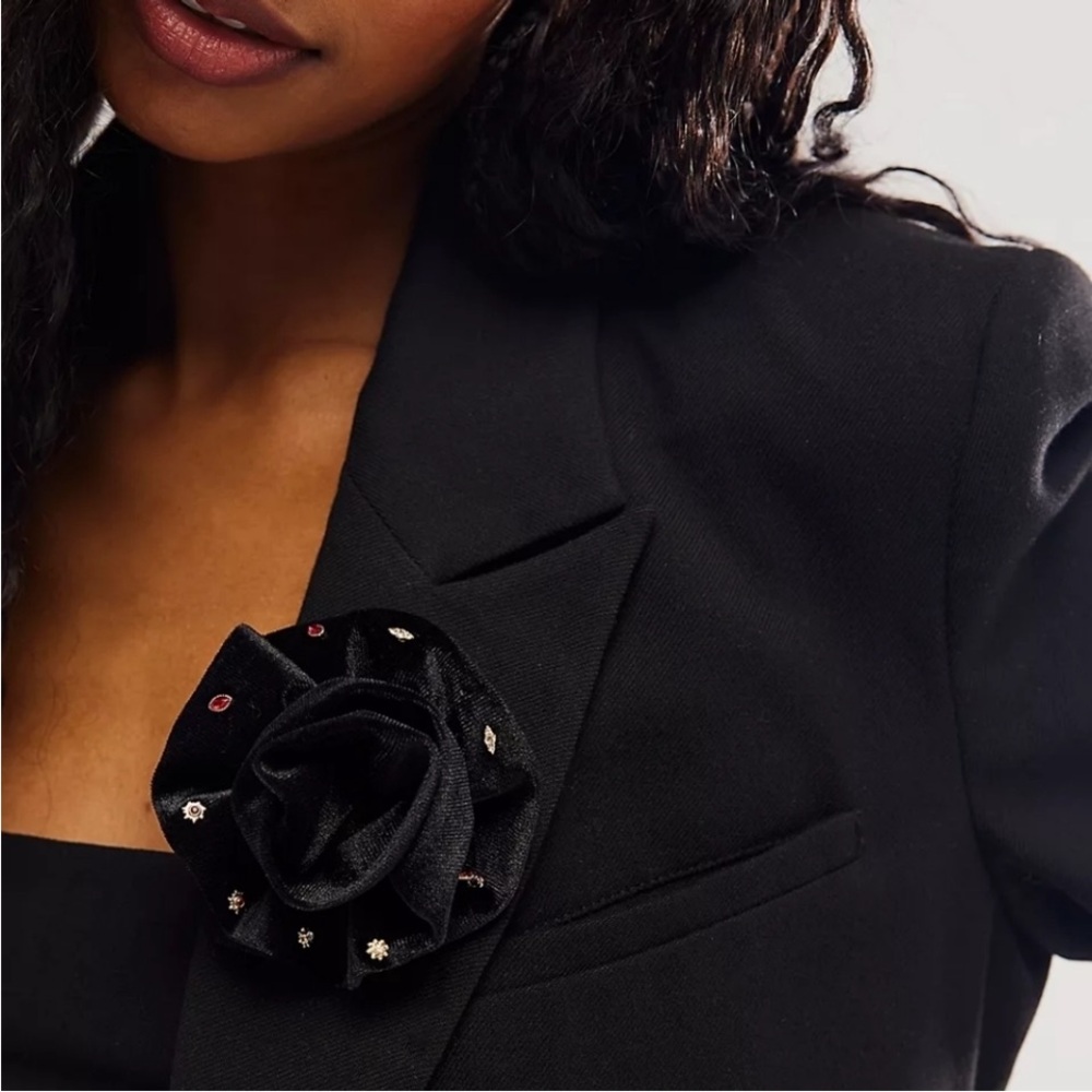 Free People Black Rosette Stud Pack NWT
